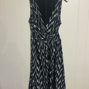 Ann Taylor green  and White wrap dress 10